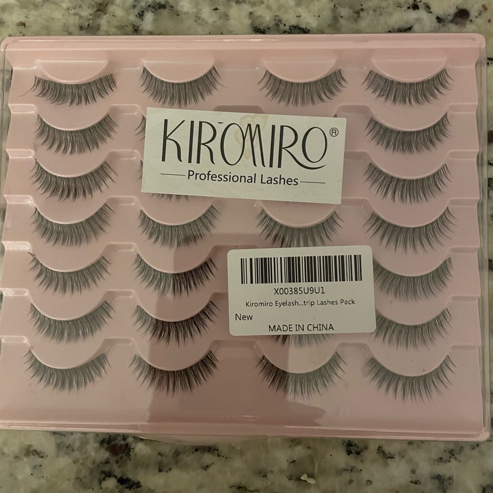 NWT~Kiromiro Voluminous Black False Eyelashes W a Natural Look Mink w applicator